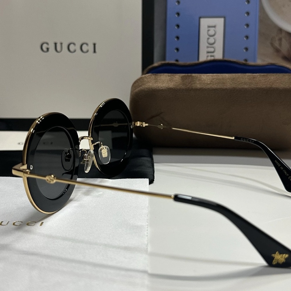 Gucci Black and Gold Sunglasses with Script Detail - Picture 5 of 8